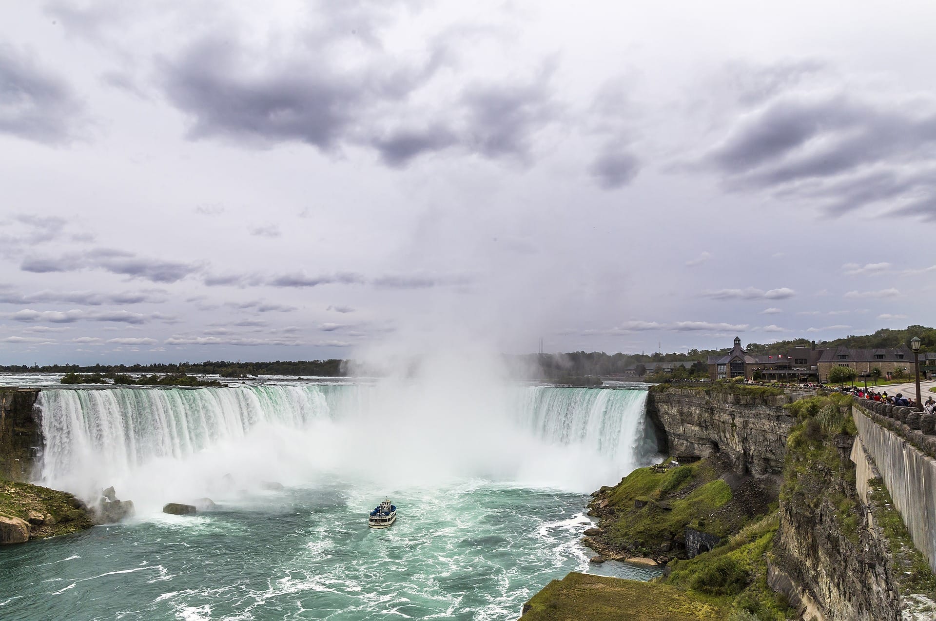 niagara-falls-1030985_1920