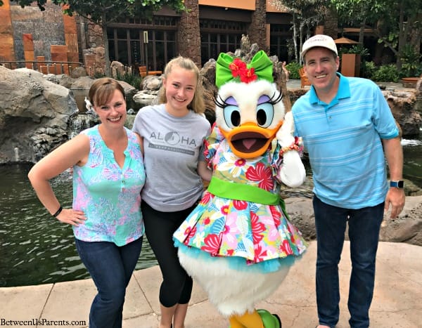 Daisy Duck at Aulani